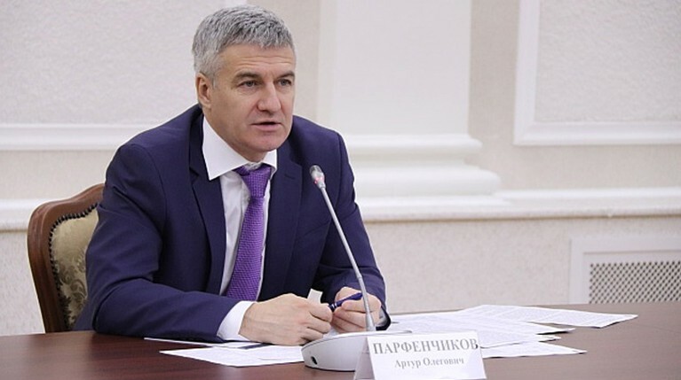 Артур Парфенчиков добавил, что «был честен» с жительницей региона, которая пожаловалась на закрытие детского сада