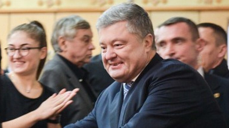 Советник главы украинского МВД заявил, что президент в последнее время всегда появляется на публике подшофе