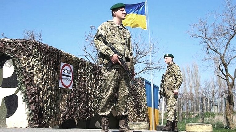 Украинские пограничники не пустили на территорию страны представителей четырех российских изданий