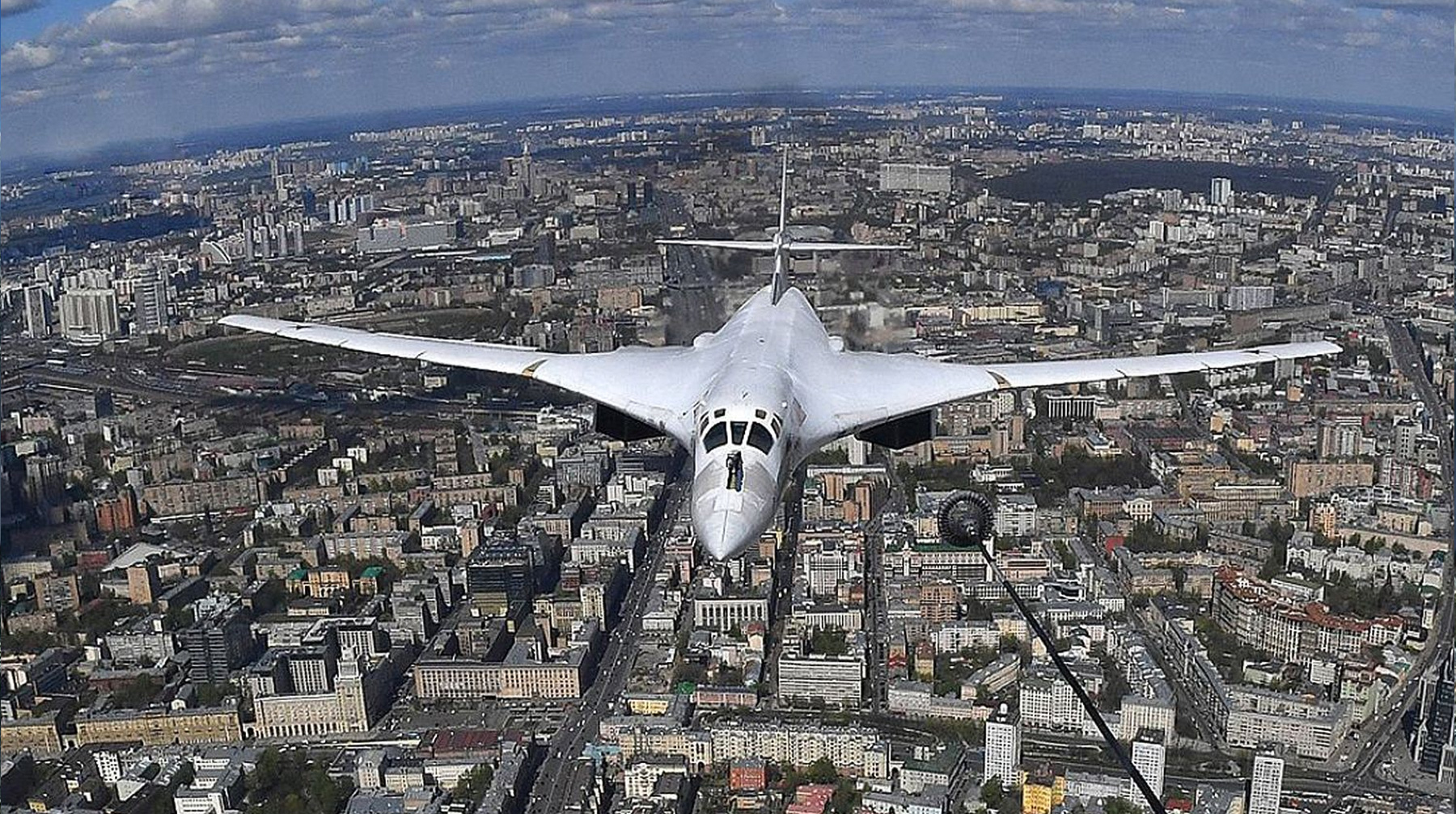 Белый лебедь высота. Белый лебедь самолет ту 160. Ту-160 сверхзвуковой самолёт. Ту-160м белый лебедь. Белый лебедь самолет Энгельс.