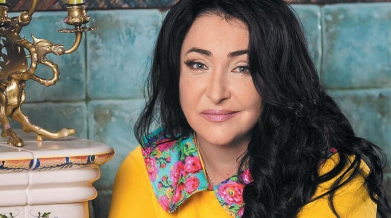 Певица уточнила, что готова петь «для всех», а создателя сайта «Миротворец» в гей-сообществе зовут Антониной