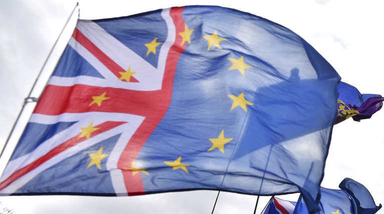 Британский парламент проголосовал против плана Терезы Мэй по Brexit — Daily Storm