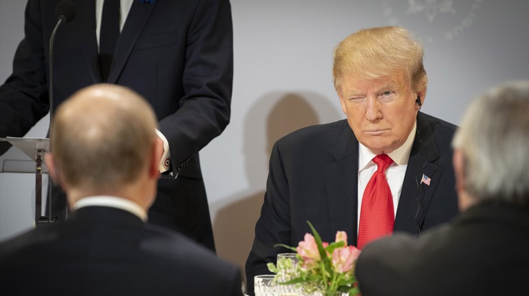 Демократы в США потребовали допросить переводчиков Трампа о встречах с Путиным — Daily Storm