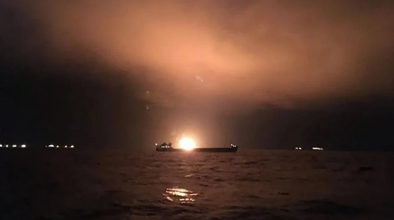 Моряки горящих в Керченском проливе танкеров могли проводить нелегальную перевалку газа — Daily Storm