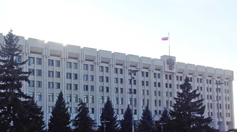 Поставившая гроб у правительства Самары женщина отказалась от помощи властей — Daily Storm