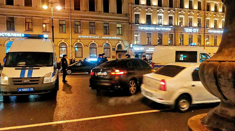 Момент наезда BMW на пешеходов в Петербурге попал на видео — Daily Storm