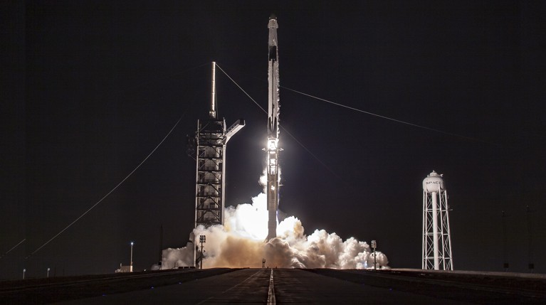 SpaceX отправила новейший космический корабль к МКС — Daily Storm