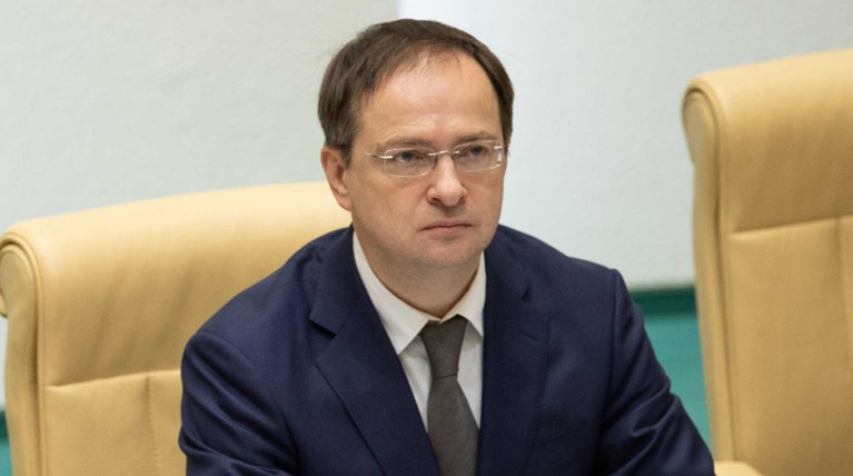 «Не понимает, что говорит вообще»: Мединский ответил на призыв Шнурова разогнать Минкультуры — Daily Storm