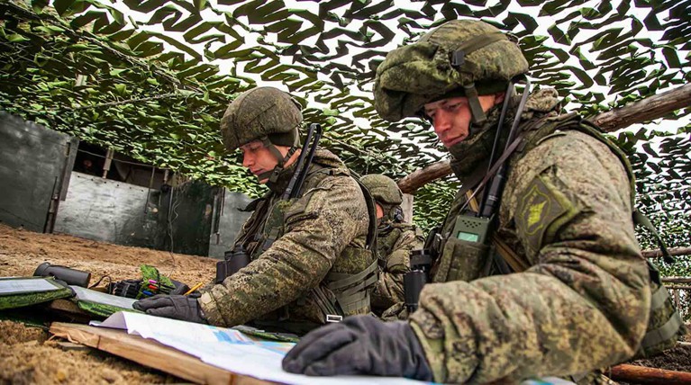 По данным агентства, из казарм, расположенных на территории Краснодарского края, наемники отправляются в Сирию