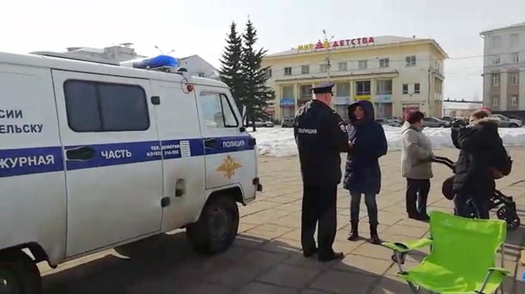 7 апреля в городе прошел несанкционированный митинг, после его завершения часть людей объявили бессрочный протест