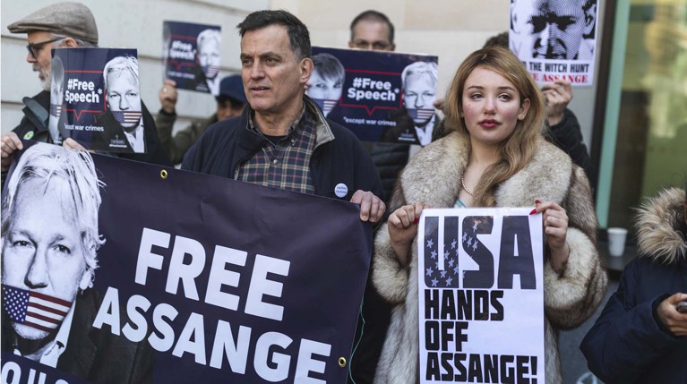 Основателя WikiLeaks признали виновным в нарушении условий освобождения под залог Фото: © GLOBAL LOOK Press