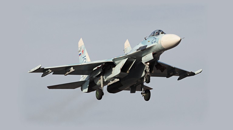 Летчики отрабатывали сопровождение дальних бомбардировщиков Ту-160 и перехват условного противника на дальних рубежах Су-27СМ