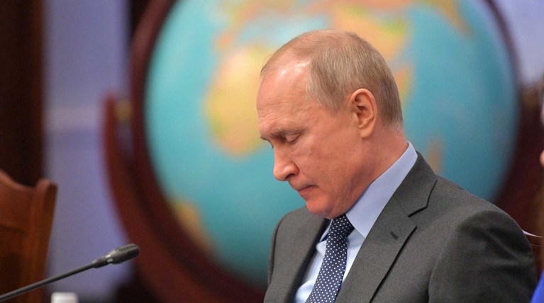 Путин упростил получение российского гражданства жителям ЛНР и ДНР — Daily Storm