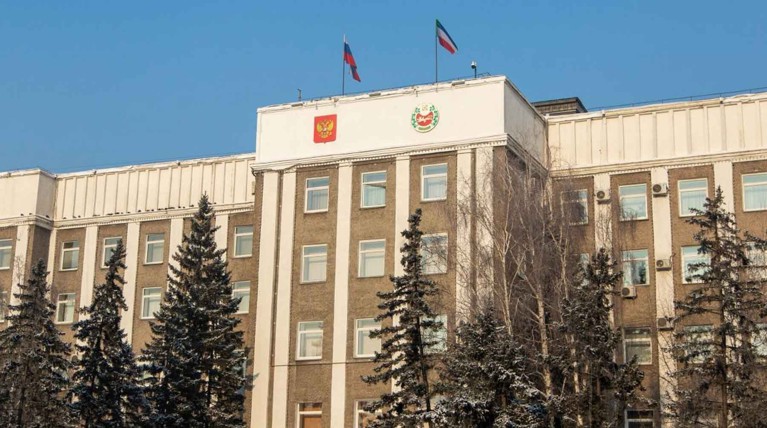 В Хакасии объяснили борьбой с коррупцией четырехкратные надбавки к зарплатам чиновников — Daily Storm