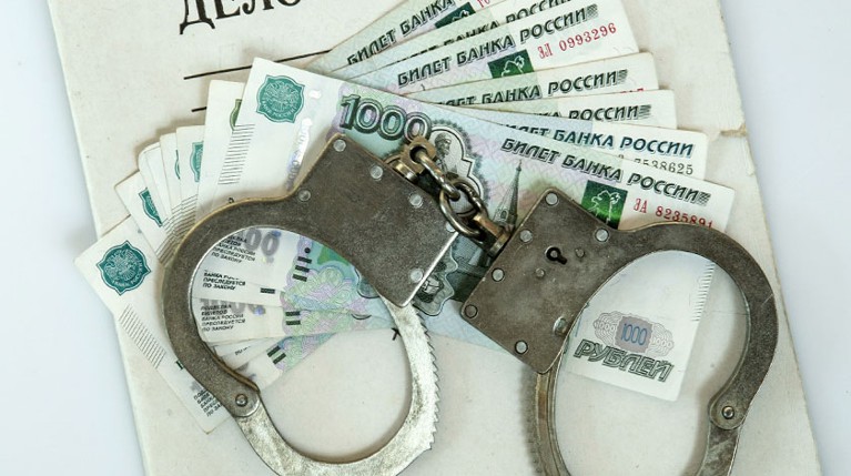 Половина россиян не считает аресты чиновников борьбой с коррупцией — Daily Storm