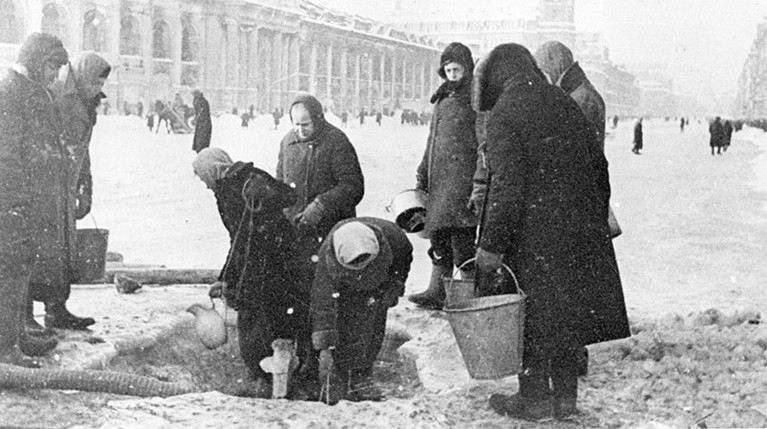 «Чушь»: в РАН и ВШЭ ответили на заявление о виновности Сталина в блокаде Ленинграда — Daily Storm