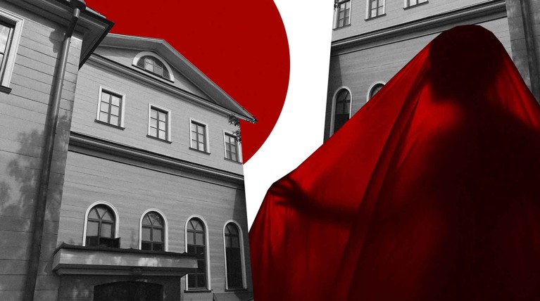 Спиритический сеанс, изнасилование и много темных дел — все это в спектакле «Дом 19|07» Коллаж: © Daily Storm