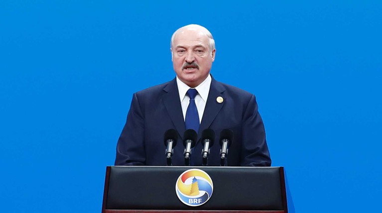 «Жизнь идет бурно»: Лукашенко не исключил появления в Белоруссии новой конституции — Daily Storm
