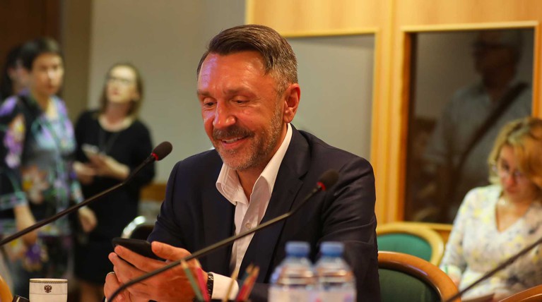 Отсутствие мата и талончик на соитие: Шнуров назвал проблемы кино в России — Daily Storm