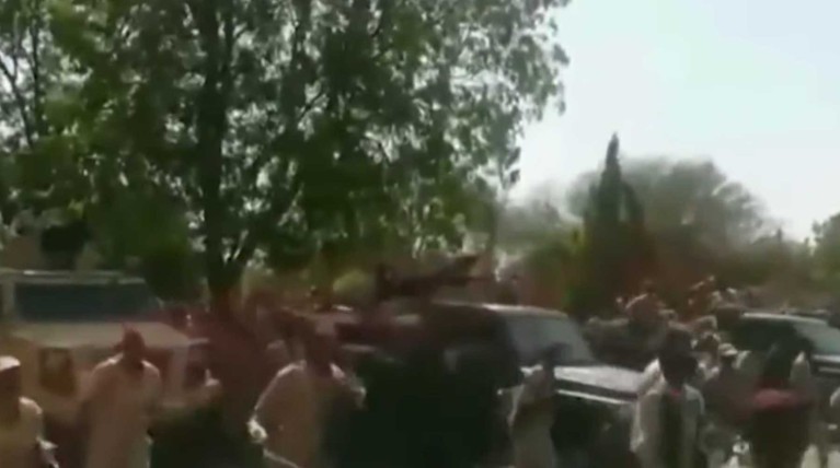 Жители страны требуют от силовиков передать власть гражданскому правительству Скриншот: © youtube.com / Al Jazeera English