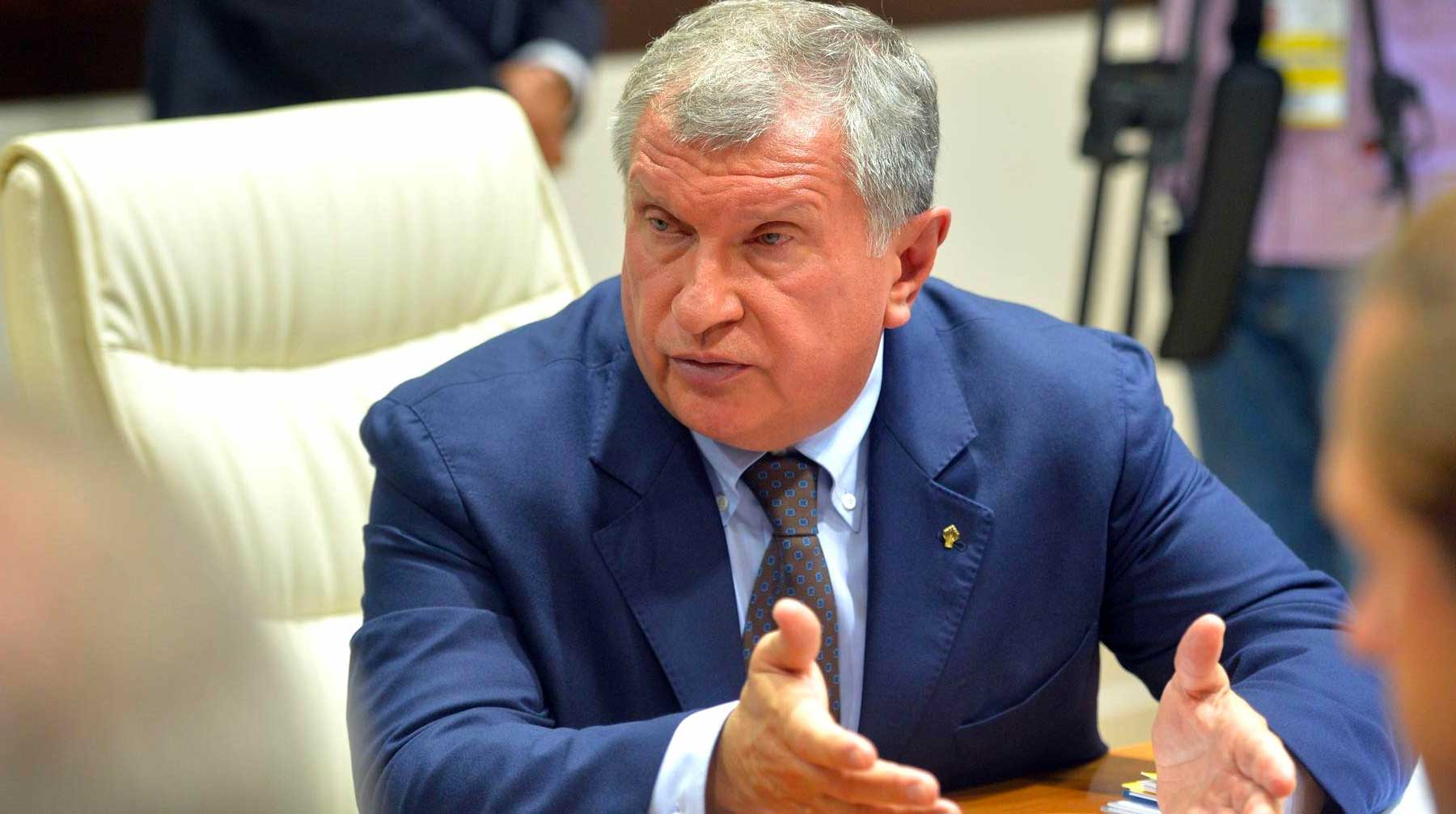 В ходе выступления на ПМЭФ глава госкорпорации говорил о санкциях США, компании Илона Маска и перспективах солнечной энергетики Игорь Сечин