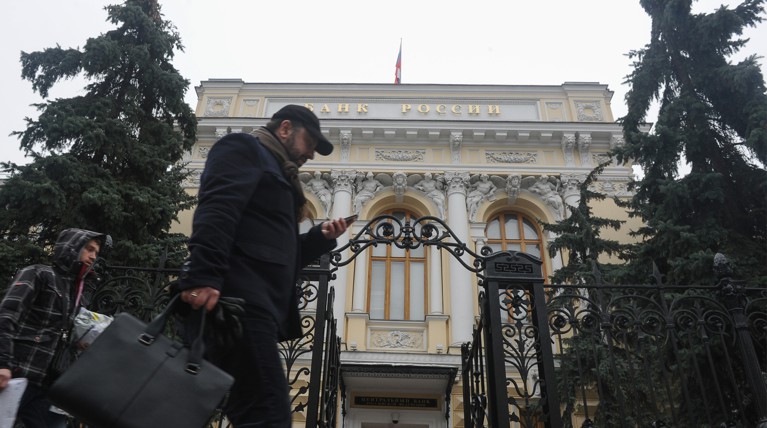 В то же время регулятор рассматривает возможность ограничения выдачи необеспеченных потребительских кредитов Центральный банк