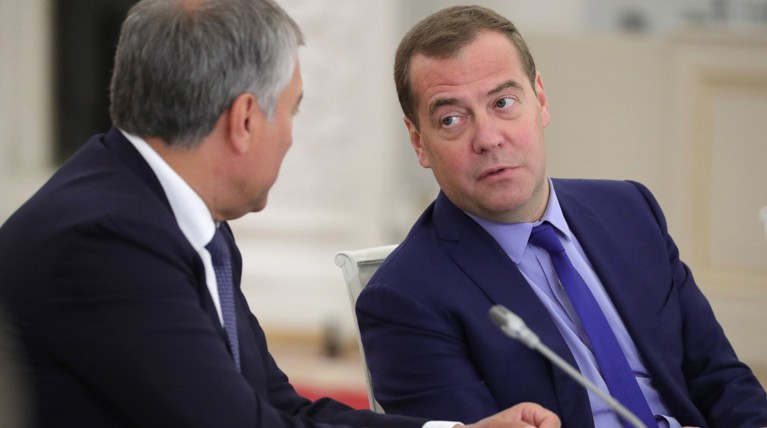 Спикер Госдумы поддержал призыв Дмитрия Медведева к «Единой России» не забывать об общении с избирателями Вячеслав Володин и Дмитрий Медведев