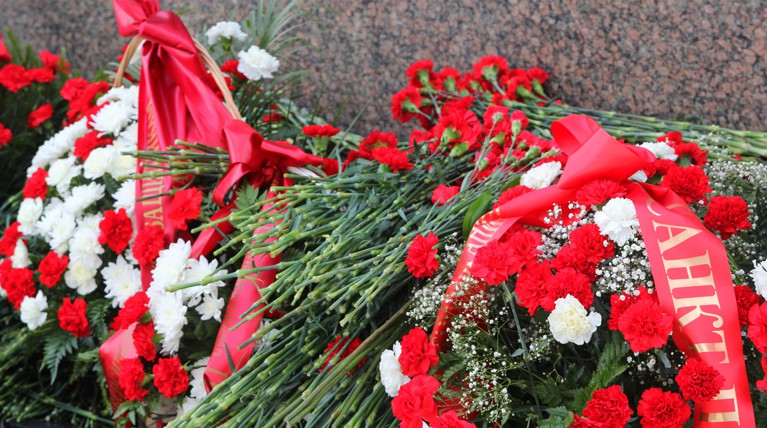 Церемония захоронения прошла на Серафимовском кладбище, участие в ней приняли родственники, сослуживцы и близкие друзья