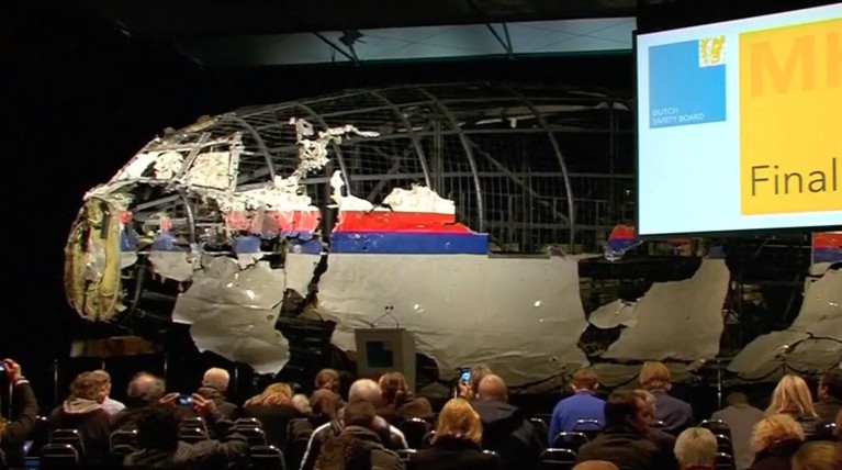 СМИ: Важную улику по делу о крушении MH17 следствие купило в ДНР — Daily Storm