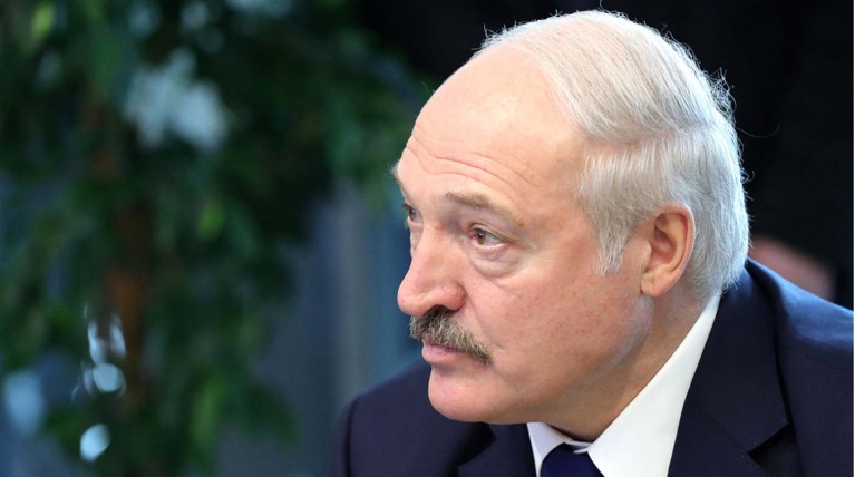 «Это я еще по-хорошему»: Лукашенко пригрозил посадить правительство в тюрьму из-за падежа скота — Daily Storm