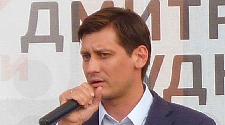 На политика завели два административных дела