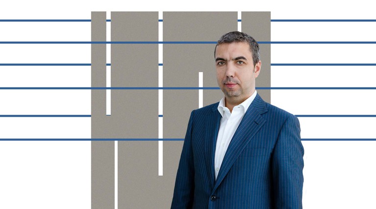 Его жену, на которую записан новый бизнес Щепетьева, обвиняли в убийстве подаренного им щенка акита-ину Коллаж: © Daily Storm