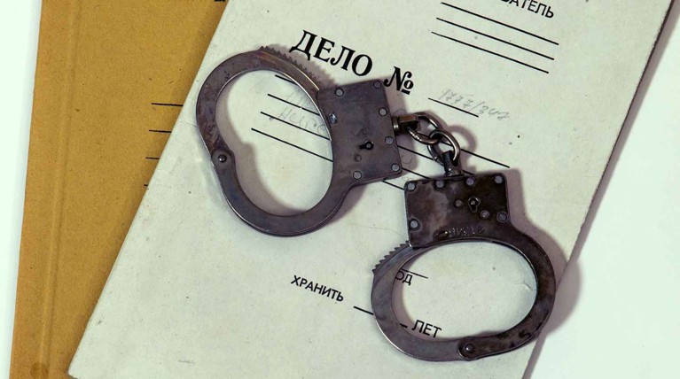 Ранее в соцсетях распространили запись с камер наблюдения, на ней сотрудник в форме войск Нацгвардии избил мужчину Фото: © GLOBAL LOOK press / Nikolay Gyngazov