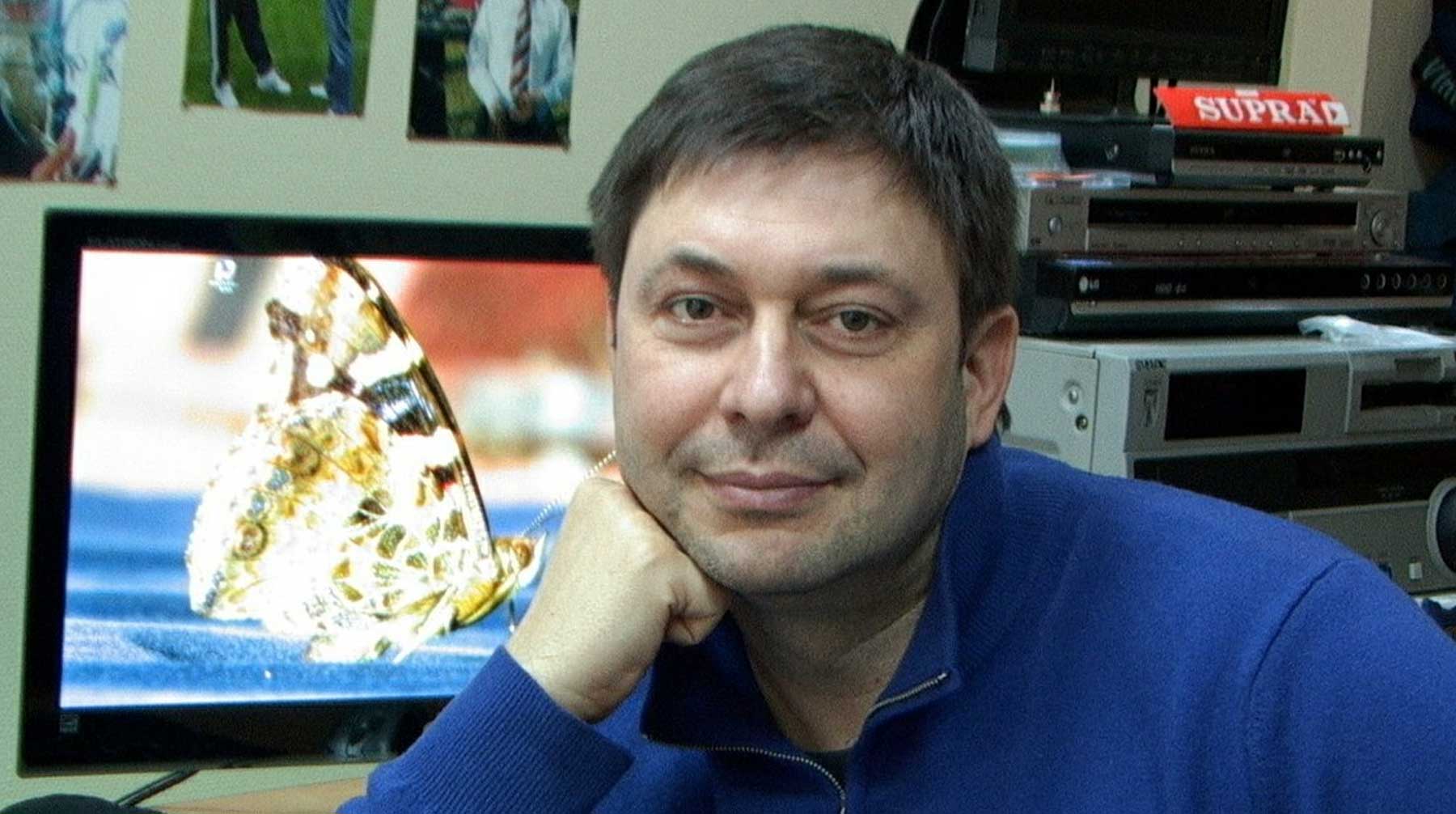 Главред «РИА Новости Украина» пообещал Дмитрию Киселеву носить футболку с надписью «Журналист не должен сидеть в тюрьме» Фото: © GLOBAL LOOK press / Kirill Vyshinsky / facebook.com