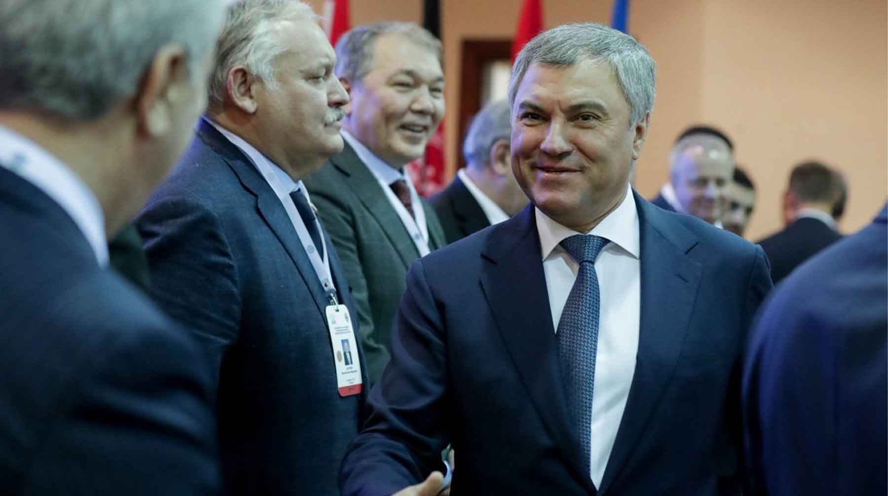 Спикер Госдумы пожелал Владимиру Малышеву здоровья, успехов и всего наилучшего Фото: © GLOBAL LOOK press / State Duma Russia