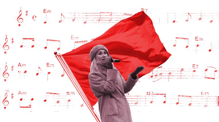 Хормейстера из Улан-Удэ уволили после участия в митинге КПРФ, где она исполнила знаменитую песню военных лет Коллаж: © Daily Storm