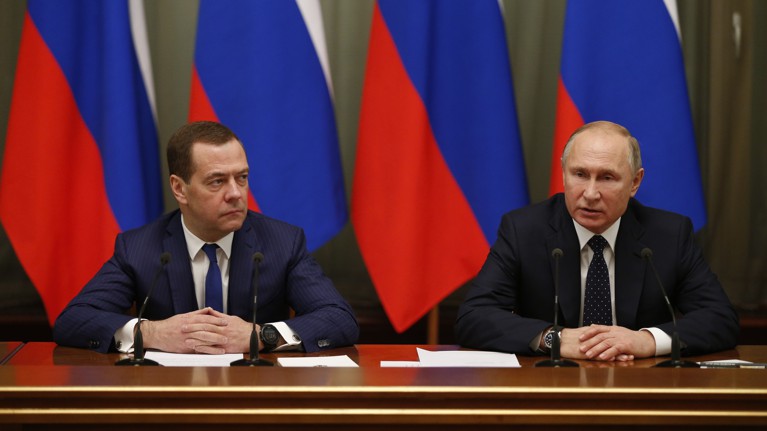 Иркутский обком КПРФ потребовал отставки Путина и Медведева — Daily Storm
