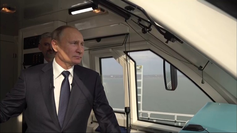 «Будет веками стоять»: Путин поделился впечатлениями от поездки по Крымскому мосту — Daily Storm