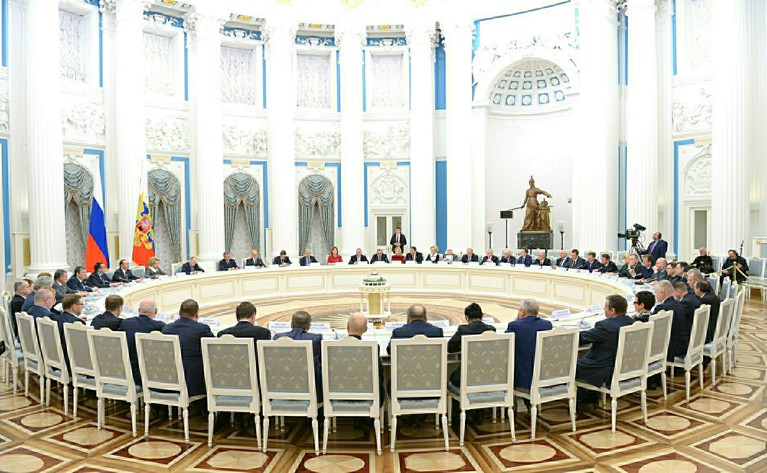 Пресс-секретарь президента РФ Дмитрий Песков выразил надежду, что 2020-й будет спокойным и позитивным Фото: © Global Look Press
