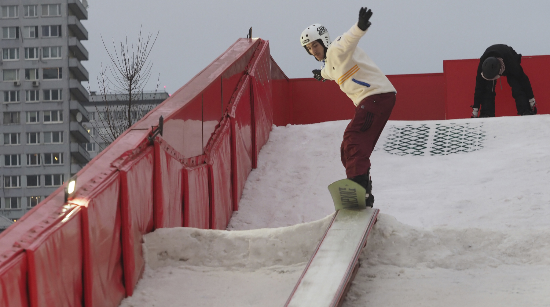 Фоторепортаж Daily Storm из новогодней сноуборд-школы на Новом Арбате undefined