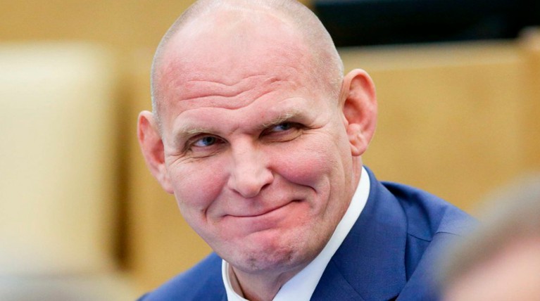 Ранее с аналогичной инициативой выступил лидер ЛДПР Владимир Жириновский Александр Карелин
