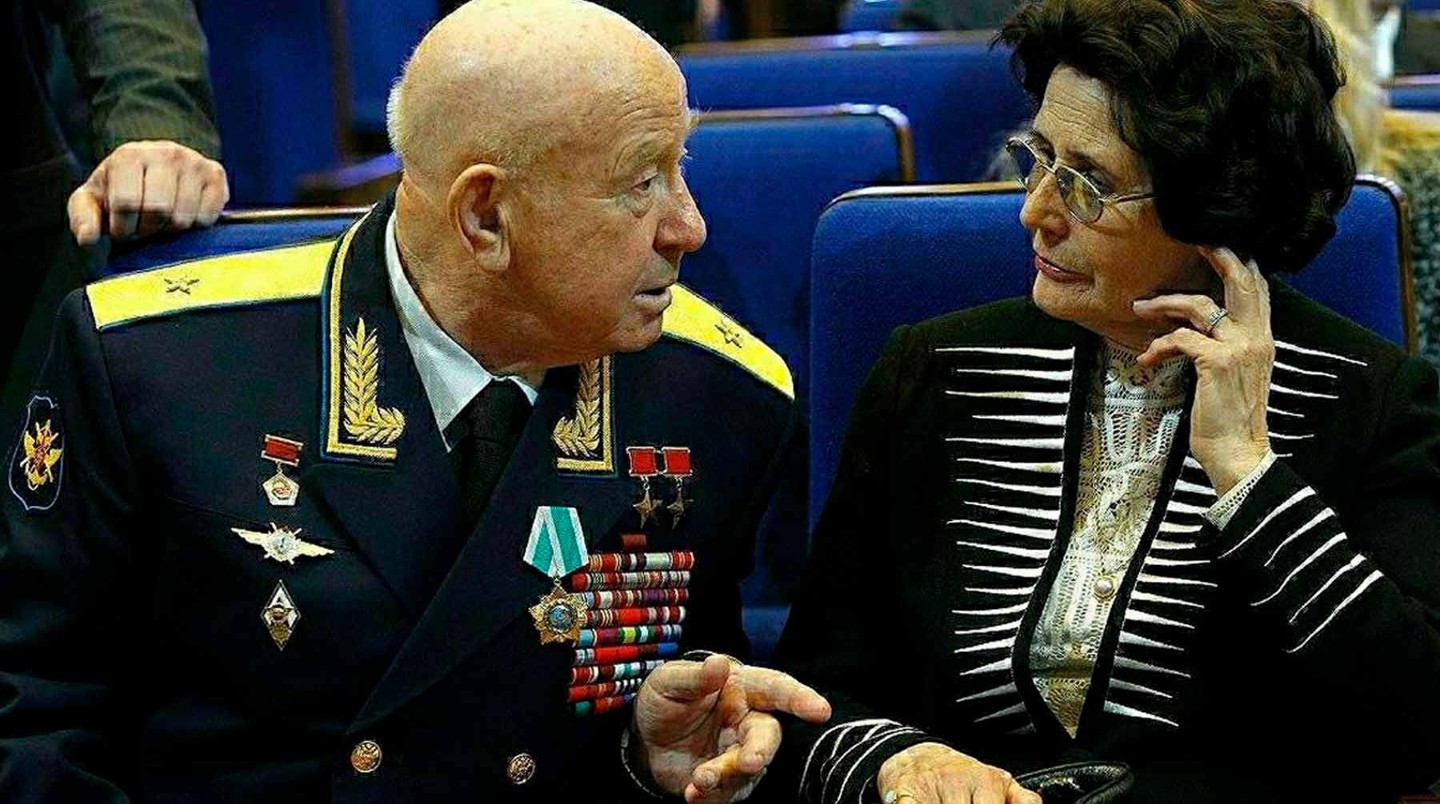 Валентина Гагарина и Алексей Леонов