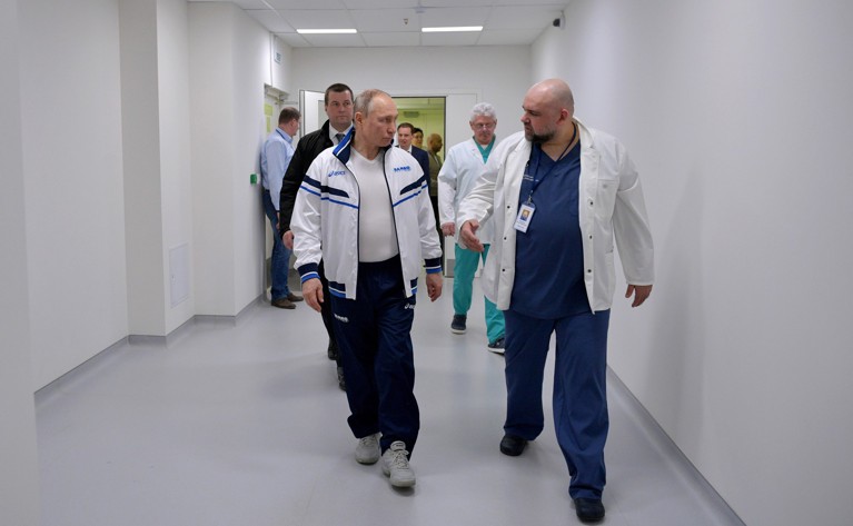 Главврач «коронавирусной» больницы в Коммунарке дал Путину прогноз по срокам эпидемии — Daily Storm