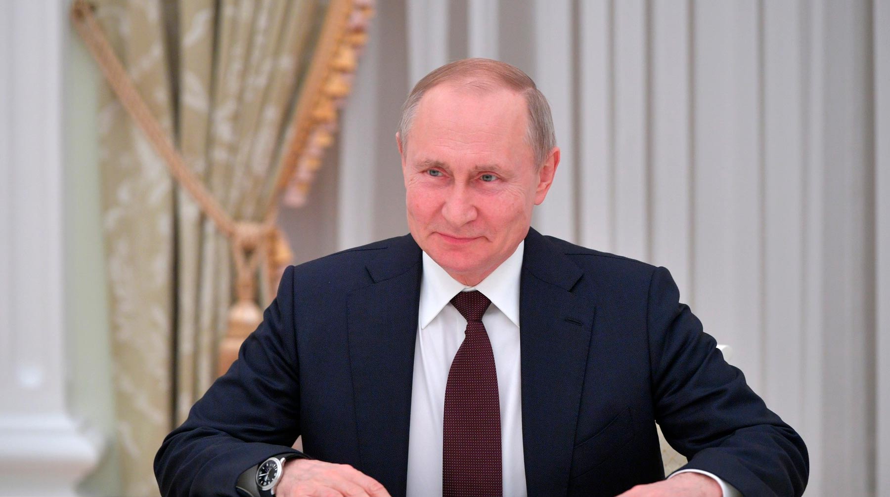 Глава государства также предложил перенести голосование по Конституции на более позднюю дату Фото: © Global Look Press / Kremlin Pool