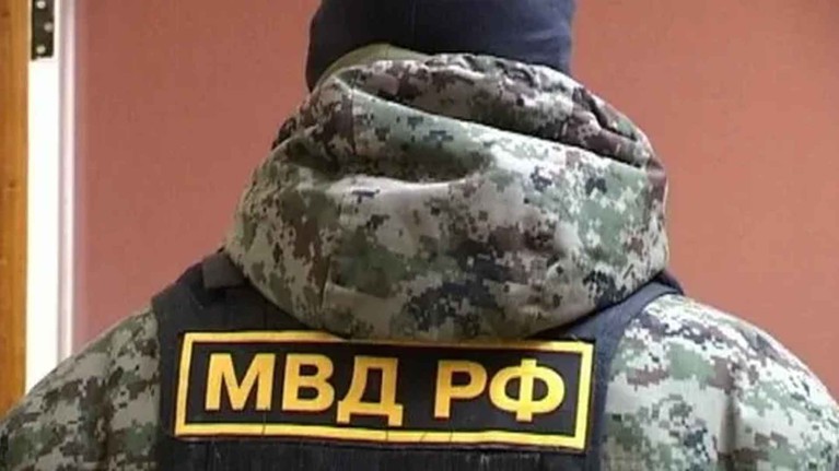 Силовики начали спиливать двери в штаб-квартире организации, а также по адресам, где проживают ее участники