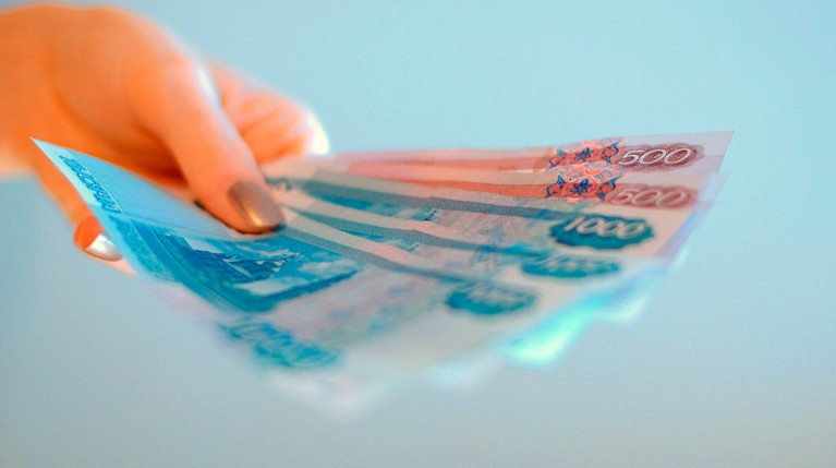 Проверьте себя: когда в России появились бумажные деньги? — Daily Storm