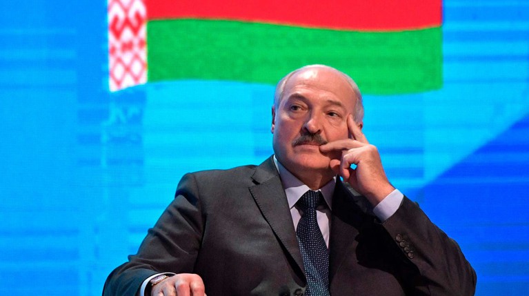 «Все смотрят, за что бы укусить»: Лукашенко пригрозил блогерам из России в связи с COVID-19 — Daily Storm