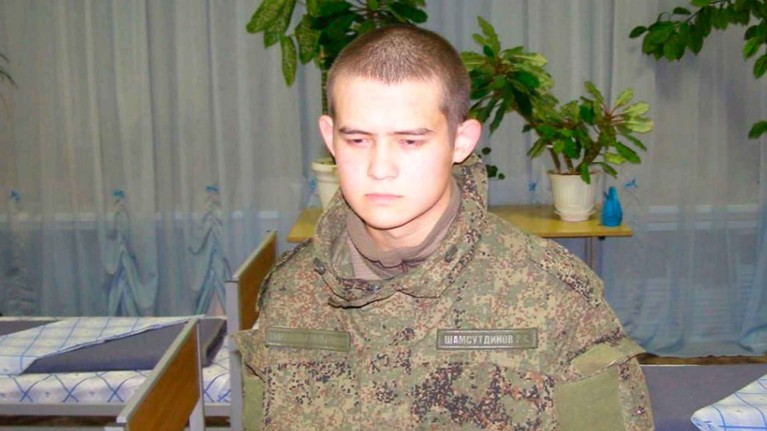 Солдату вменят покушение на убийство, рассказал его адвокат