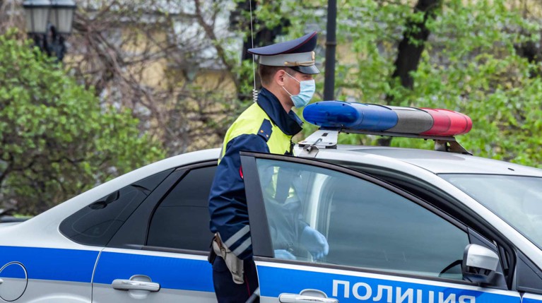 Вечером 9 июня 24-летний правоохранитель на Toyota сбил трех пешеходов, один из них погиб, еще двое пострадали Сотрудник ДПС на службе