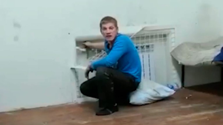 Ролик подтверждает обоснованность обвинения полицейских, заявил адвокат матери погибшего калининградца Фото: © кадр из видео